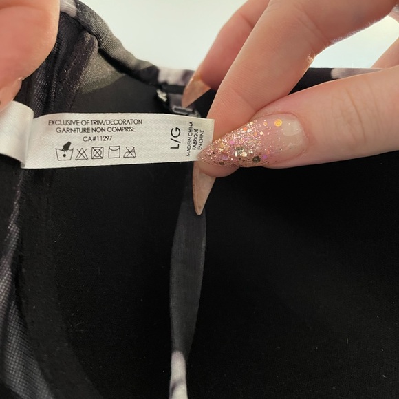 La Vie En Rose Black and White Floral Bikini Top - Picture 4 of 4